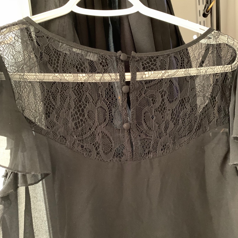 🌷Forever 21 Sheer & Lace Black Blouse - Picture 4 of 4